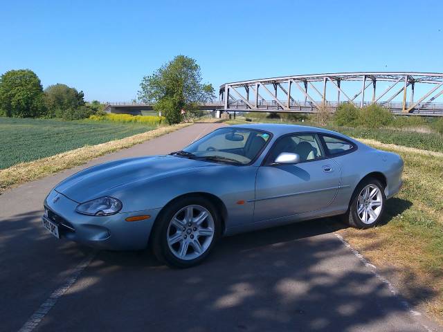 Jaguar Xk8 4.0 2dr Auto Sports Petrol Blue