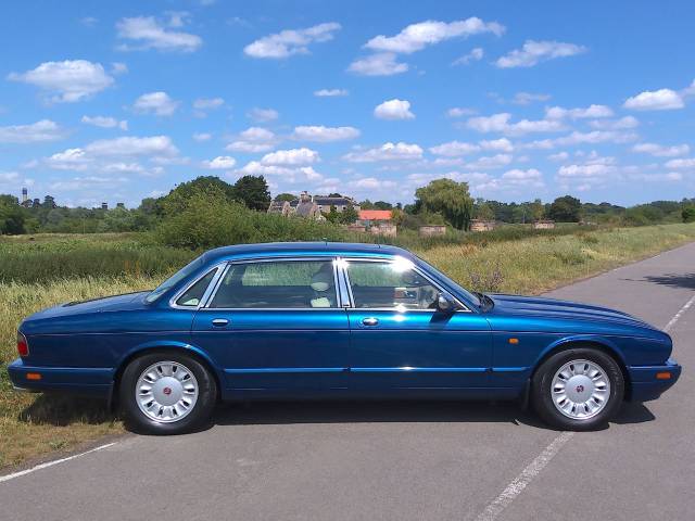 1997 Daimler Six 4.0 SIX LWB AUTO