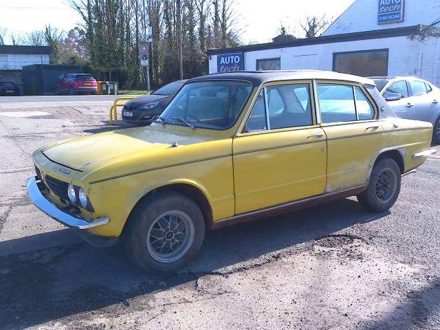Triumph Dolomite 2.0 SPRINT Saloon Petrol Yellow