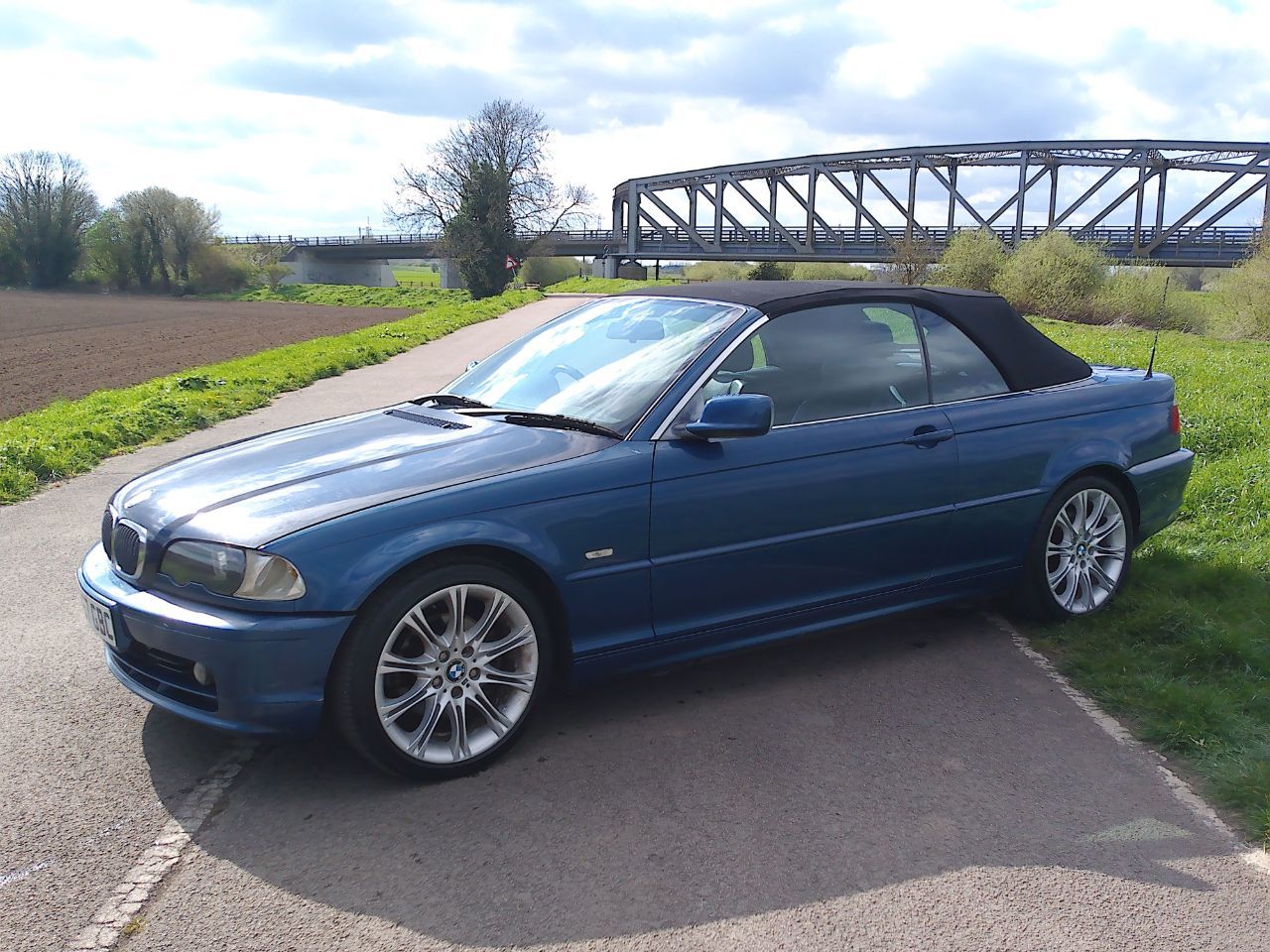 2000 BMW 325